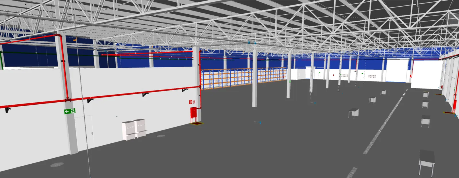 Galpão industrial com rede de hidrantes, sinalização de emergência e rotas de fuga em modelo 3D